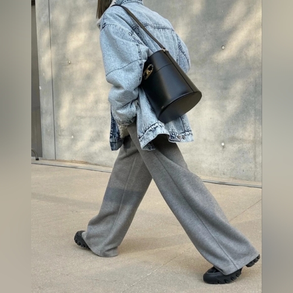 CELINE Black Bucket Bag - Picture 3 of 9